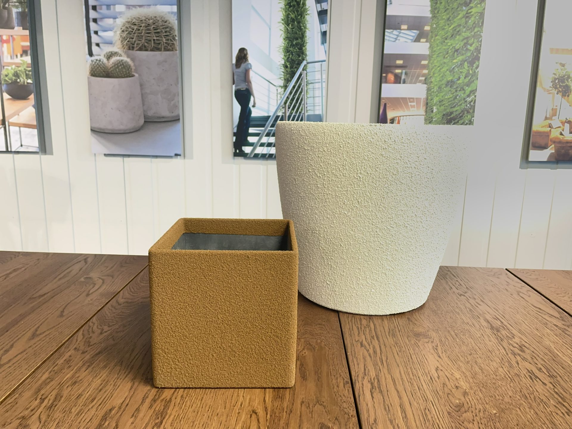 Circular pots
